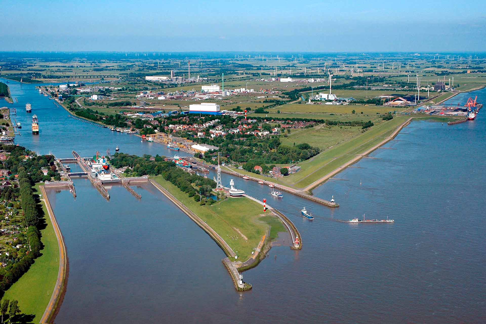 Schleuse des Nord-Ostsee-Kanals an dessen Elbmündung