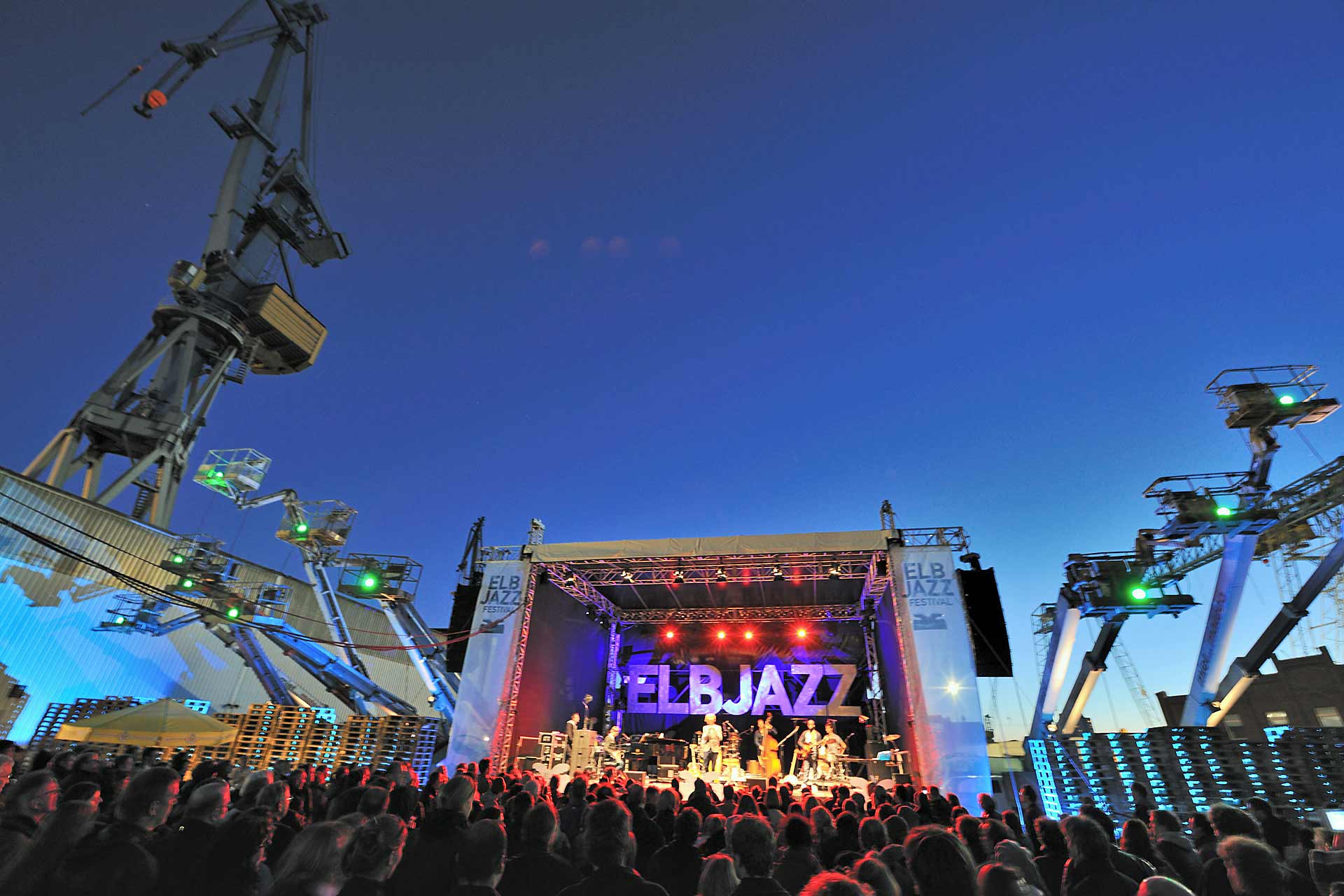 Die Region liebt Musikfestivals: ElbJazz-Festival auf der 
Blohm+Voss-Werft in Hamburg